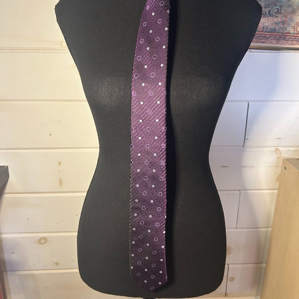 Deep Purple with Circles & White Dots 1670 Tie – 100% Polyester